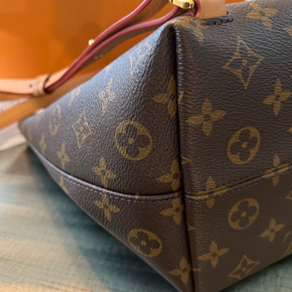 Louis Vuitton Monogram Montsouris PM. - Picture 9 of 16